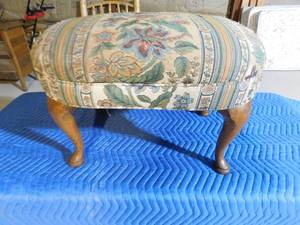 lot 167 image: Vintage foot stool