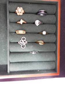 lot 171 image: 9 Rings