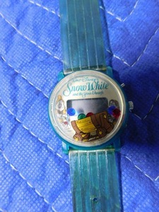 lot 226 image: Snow white watch