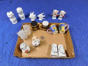 lot 239 image: Flat of salt and pepper shakers