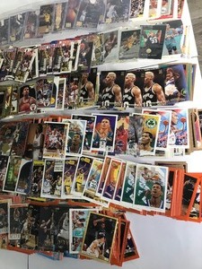 lot 381 image: Lot of 1300 Plus Basketball Cards