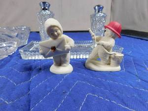 lot 249 image: Dept 56 figurines, S&P, pressed glass relish dishes, ceramics and vintage oil lamp and more