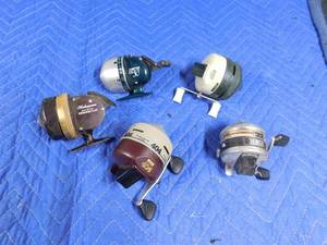 lot 256 image: 5 Vintage fishing reels