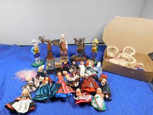 lot 297 image: Wooden figurines, vintage dolls, and doll furniture