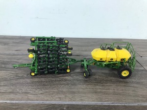 lot 410 image: John Deer Farm Equipment Seeder