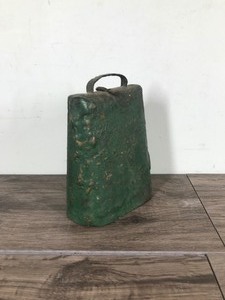 lot 434 image: Vintage Metal Cow Bell
