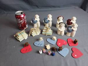 Small Figurines and Decor Pieces