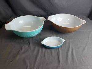 3 Glass Cookware Bowls