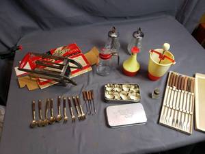Lot of Vintage Kitchen Items