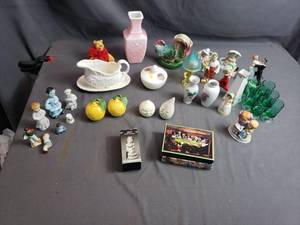 Lot of Small Decor Items