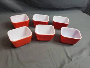 Set of 6 Pyrex Bowls