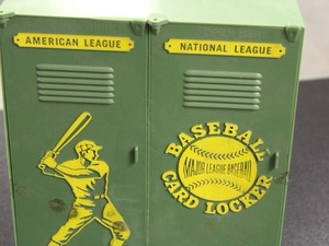 lot 77 image: Vintage 1968 Lakeside Toys Baseball Card Locker Organizer