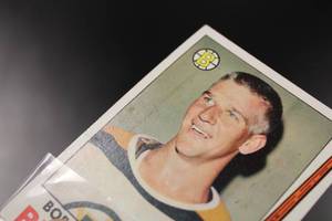 lot 85 image: 1969-70 Bobby Orr #24 Crease