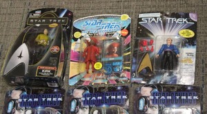 lot 105 image: Star Trek Action Figure Lot  9 Figures
