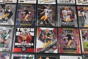 lot 161 image: Brett Favre Football Card Lot  20 Cards