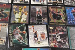 lot 186 image: Tim Duncan Basketball Card Lot  16 Cards w (4) Rookie Cards