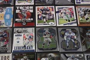 lot 190 image: Emmitt Smith Football Card Lot  20 Cards