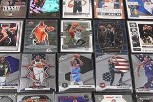 lot 222 image: Kevin Durant Basketball Card Lot  20 Cards
