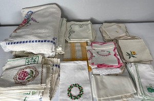 lot 92 image: Lot of 78 Vintage Linens, Cross Stitch, Embroidered