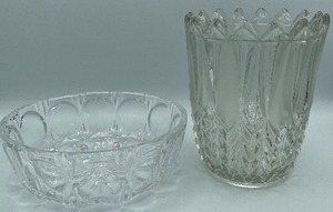 lot 86 image: Crystal bowl and vase