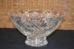 lot 5 image: House of Waterford City 10 Crystal Bowl - Signed MSRP $310.75