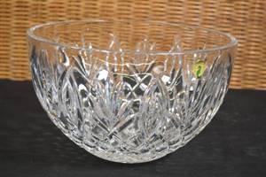 lot 12 image: Waterford Crystal Granville 10 Bowl Signed MSRP 99.04