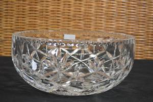 lot 15 image: Marquis Christie 9 Bowl MSRP $100.00