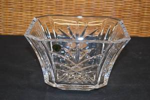lot 35 image: Waterford Crystal Square Bowl Florence Court Design 8 Inch MSRP $250.00