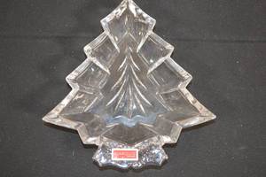 lot 45 image: Waterford Clear Tree Tray MSRP $69.99 SLIGHT CHIPPING