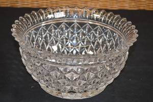 lot 56 image: Marquis by Waterford Crystal Pineapple Bowl Large Centerpiece MSRP $100