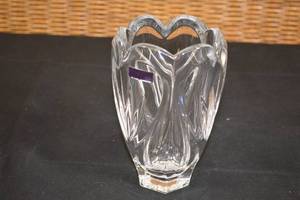 lot 60 image: Waterford Crystal Sweet Memories Vase MSRP $59.00
