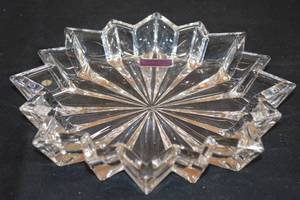 lot 71 image: Marquis by Waterford MQ Star Plate MSRP $50.00