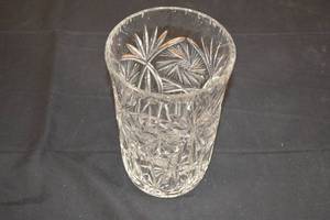 lot 79 image: The Irena Over 24% Lead Crystal Pinwheel Vase
