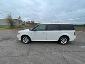 2011 Ford Flex SE - 1 OWNER