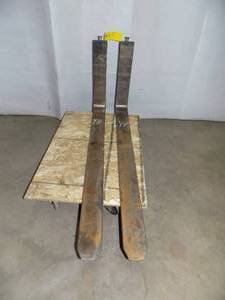 1 Pair - 48 Class 2 Forks