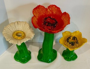 lot 51 image: Three Decorative Porcelain Floral Figurines