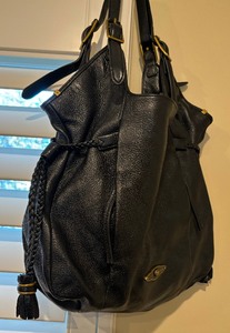 lot 65 image: Enticing Handbag by Elliot Lucca