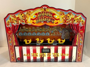 lot 75 image: Vintage Duck Shoot Game