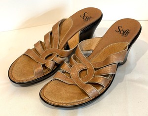 lot 84 image: 3 Pairs of Shoes by Soft, Rockport and BOC