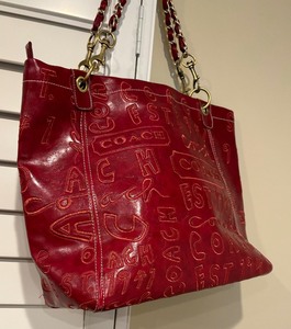 lot 8 image: Red Tote  Handbag by Coach