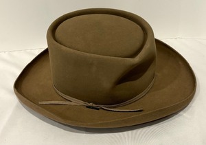 lot 28 image: Vintage Resistol Hat