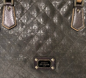 lot 35 image: Guess Tote Style Handbag