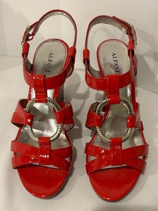 lot 45 image: Alfani Rosso Red Wedge Sandals
