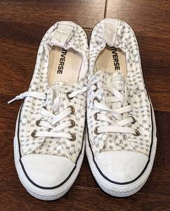 lot 152 image: Womens Converse Tennis Shoes