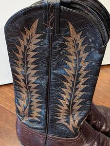 lot 153 image: Womens Tony Llama Leather Cowboy Boots