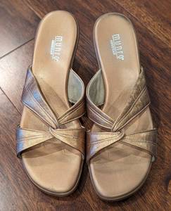 lot 161 image: Munro Metallic Wedge Sandals