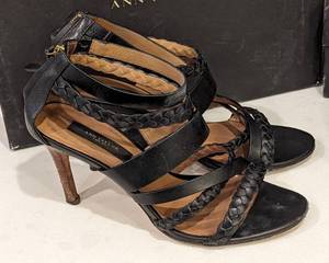 lot 165 image: Assorted Ann Taylor Womens Heels