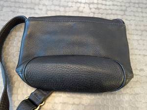 lot 117 image: Small Coach Black Leather Vintage Crossbody Purse