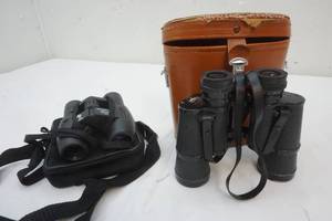 lot 4 image: Binoculars