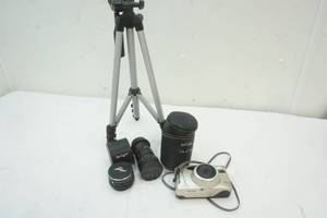 lot 5 image: camera, lens